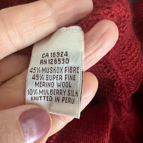 Couture luxury handknit dress made from world’s most exclusive fibre, Qiviuk. - Picture 11 of 13